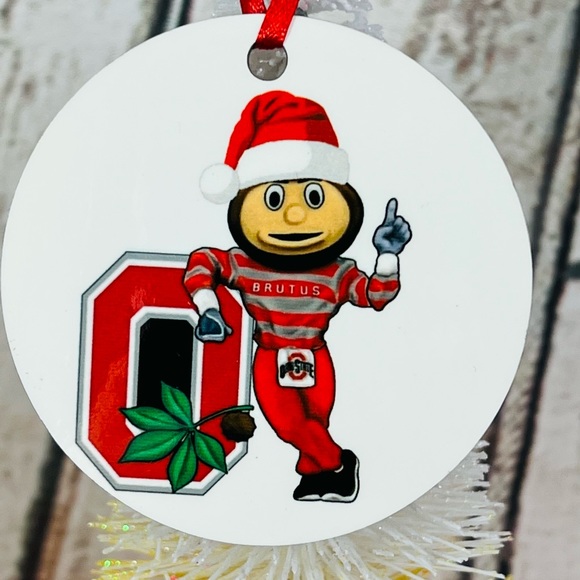 Brutus Buckeye Ohio State Buckeyes Round Christmas Ornament New - Picture 1 of 2